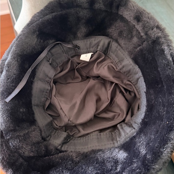 Black Faux Fur bucket hat Cossack style hat. Adjustable inside strap - Picture 6 of 6